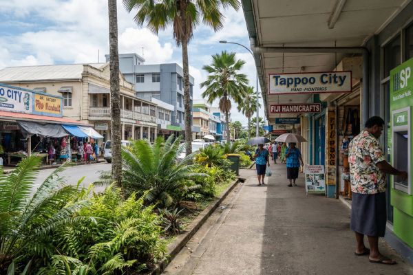 Pinnen in Fiji bij een geldautomaat